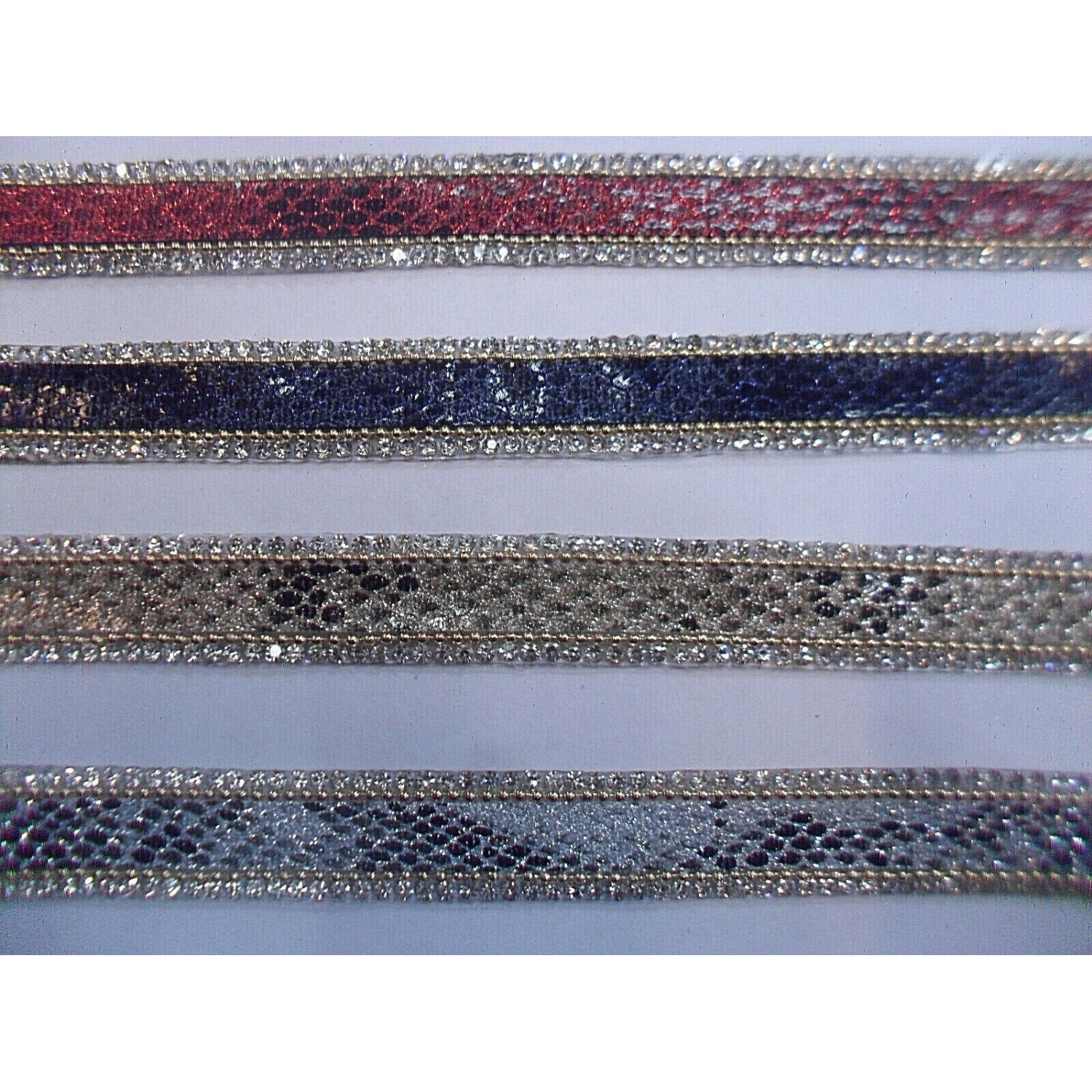 NOVITA' PASSAMANERIA MODA ECOPELLE E STRASS TERMOADESIVA H. 14 mm.TAGLIO 50 cm.