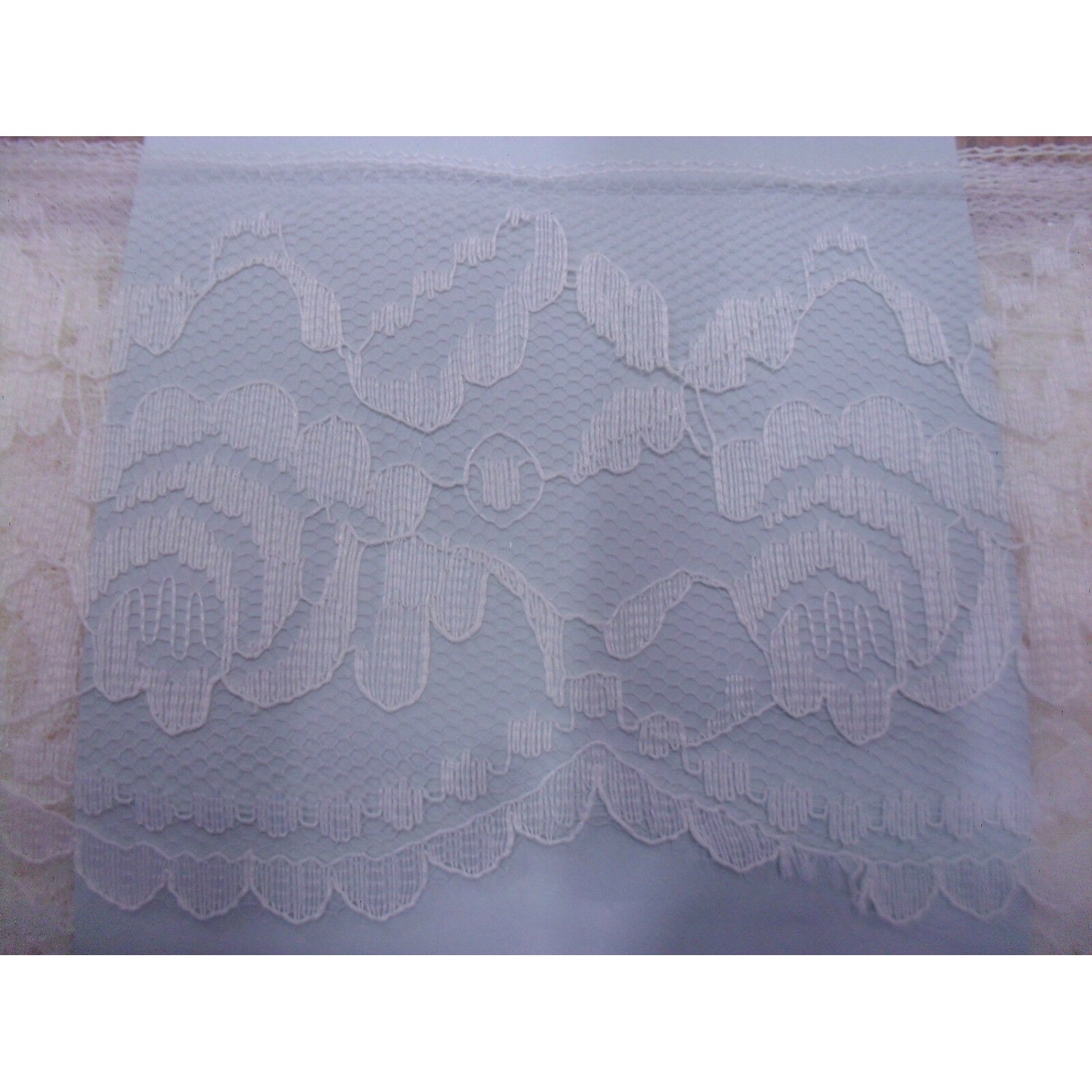 MERLETTO RASCHEL MORBIDO PER  ABBIGLIAMENTO E VARIE 16 COLORI H. 7 cm. 1 METRO