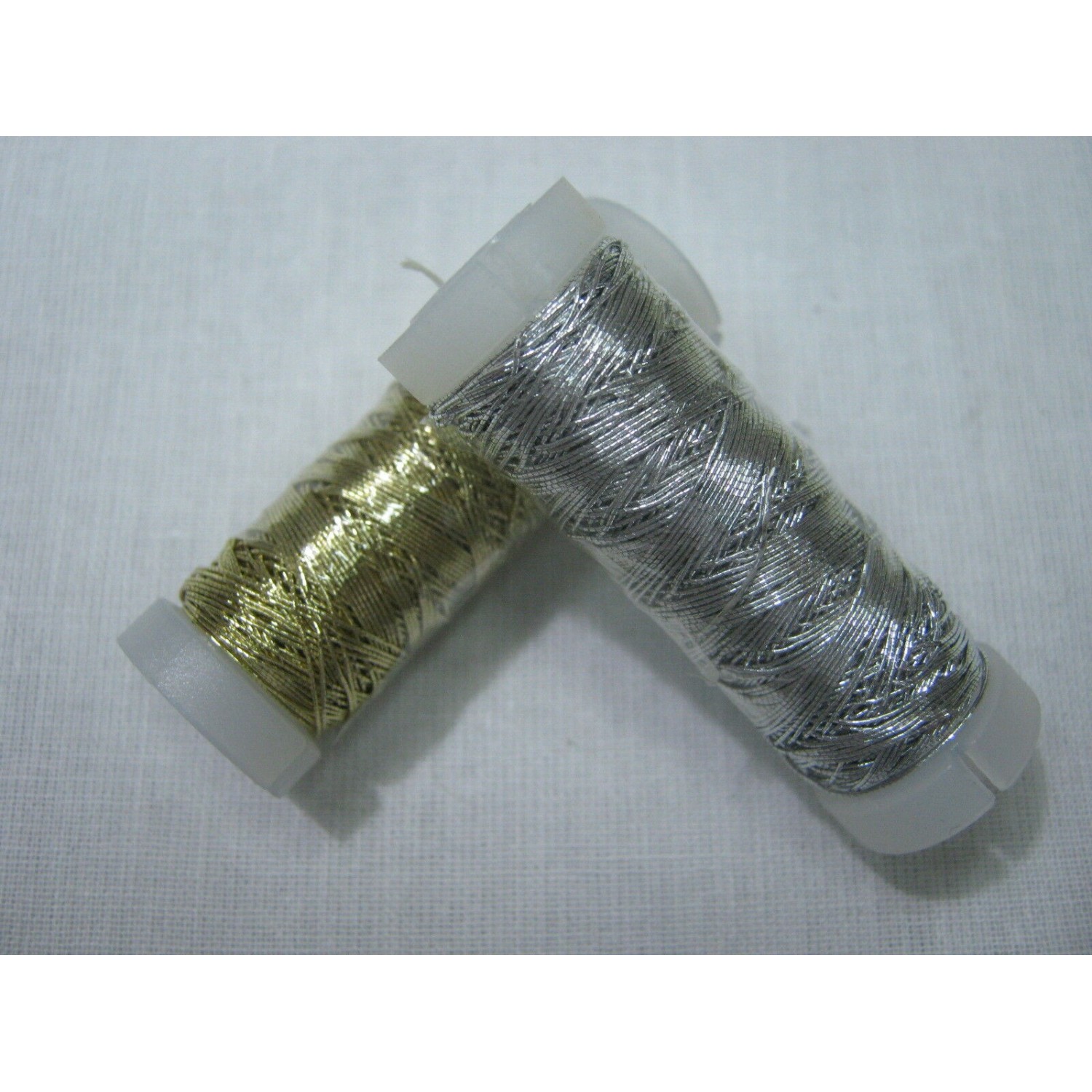 FILO LUREX PER CUCIRE RICAMARE BOBINA DA 20 MT. MARCA LEONE