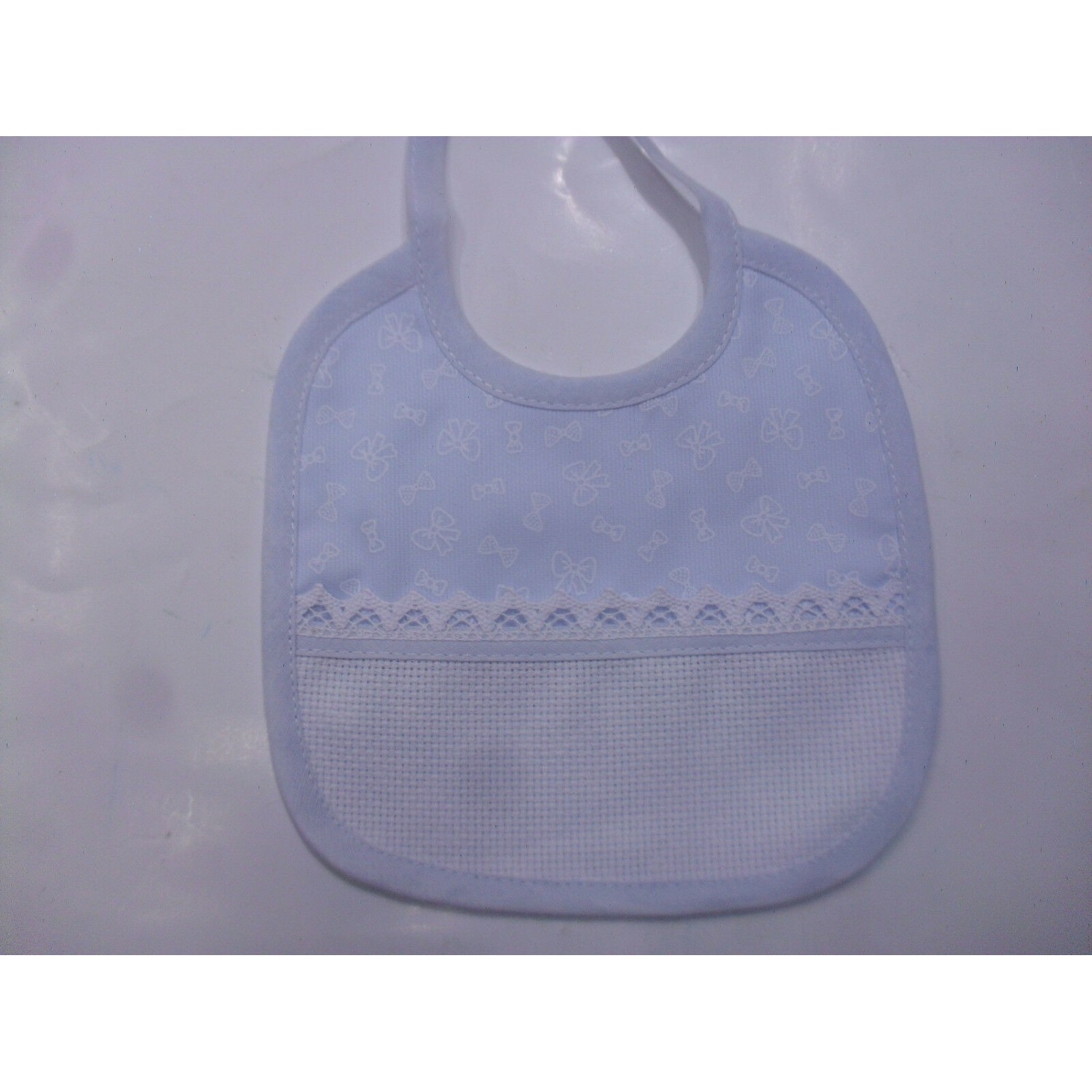 BAVETTA PIQUET COTONE DISEGNO FIOCCHETTI TASCA AIDA PER RICAMARE A PUNTO CROCE