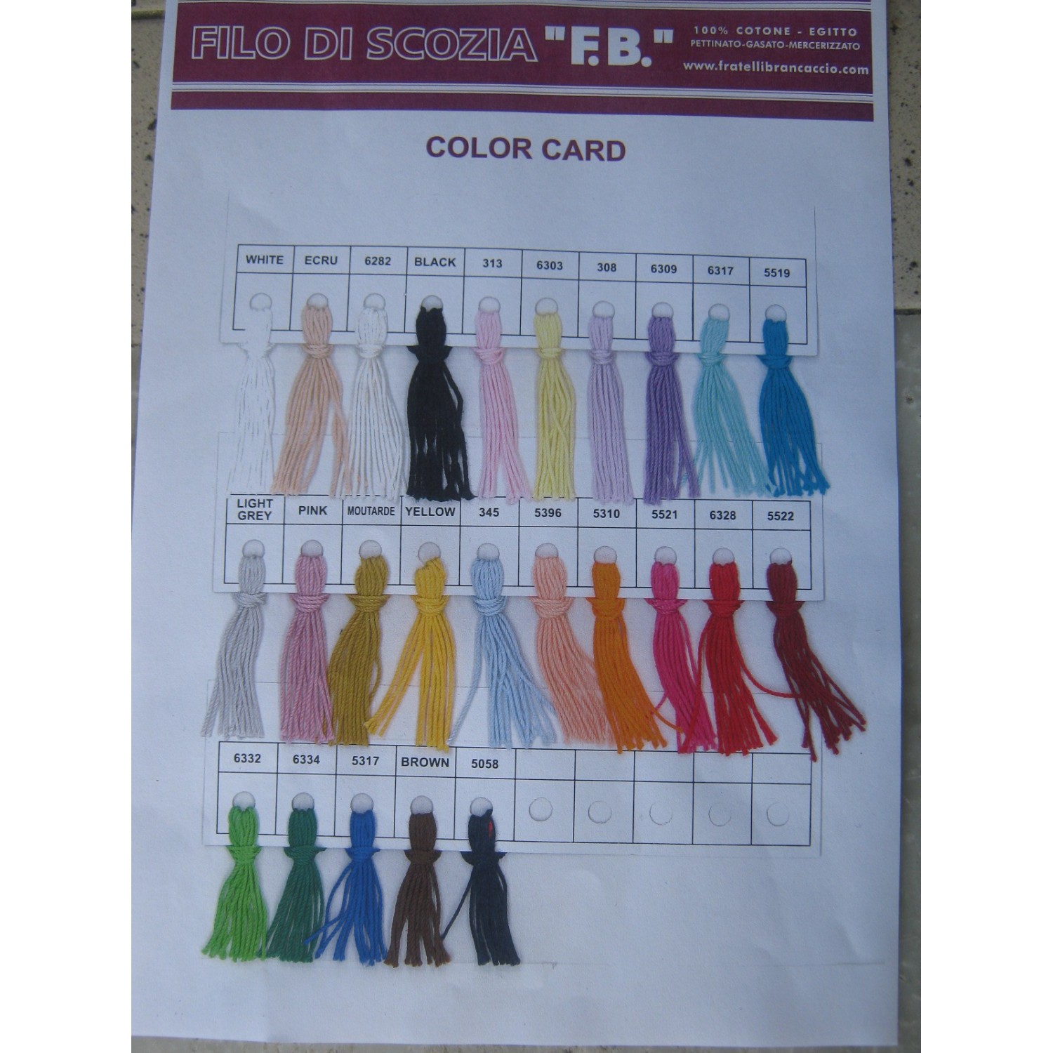 Offerta per eliminazione articolo Gomitolo da 100 gr. filo di scozia FB alta qualità vari colori e spessori