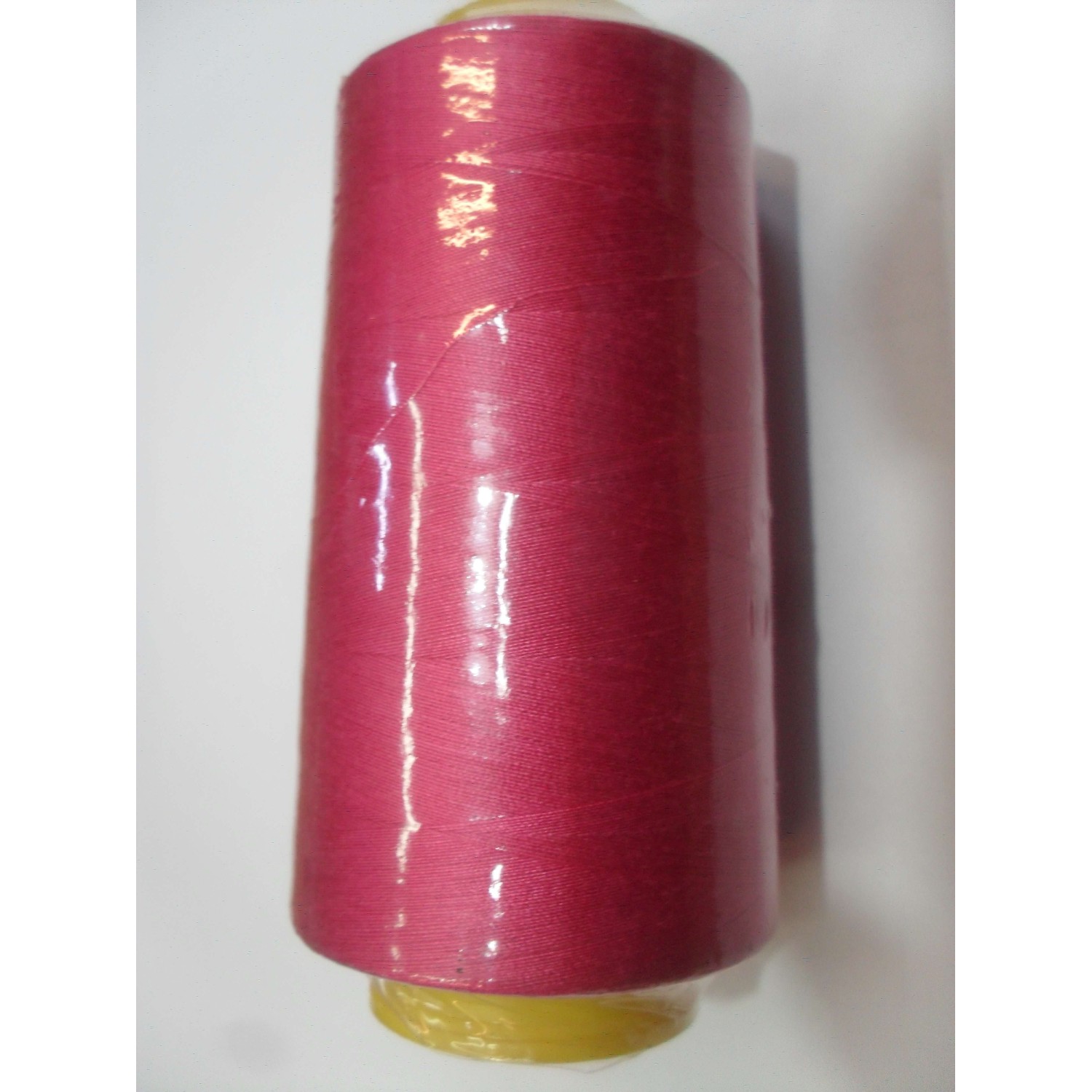 Cono per cucire titolo 40/2 100% poliestere a scelta da 4.000 yard o 10.000 yard
