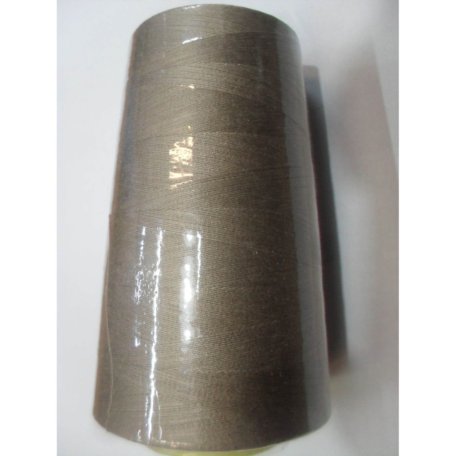 Cono per cucire titolo 40/2 100% poliestere a scelta da 4.000 yard o 10.000 yard