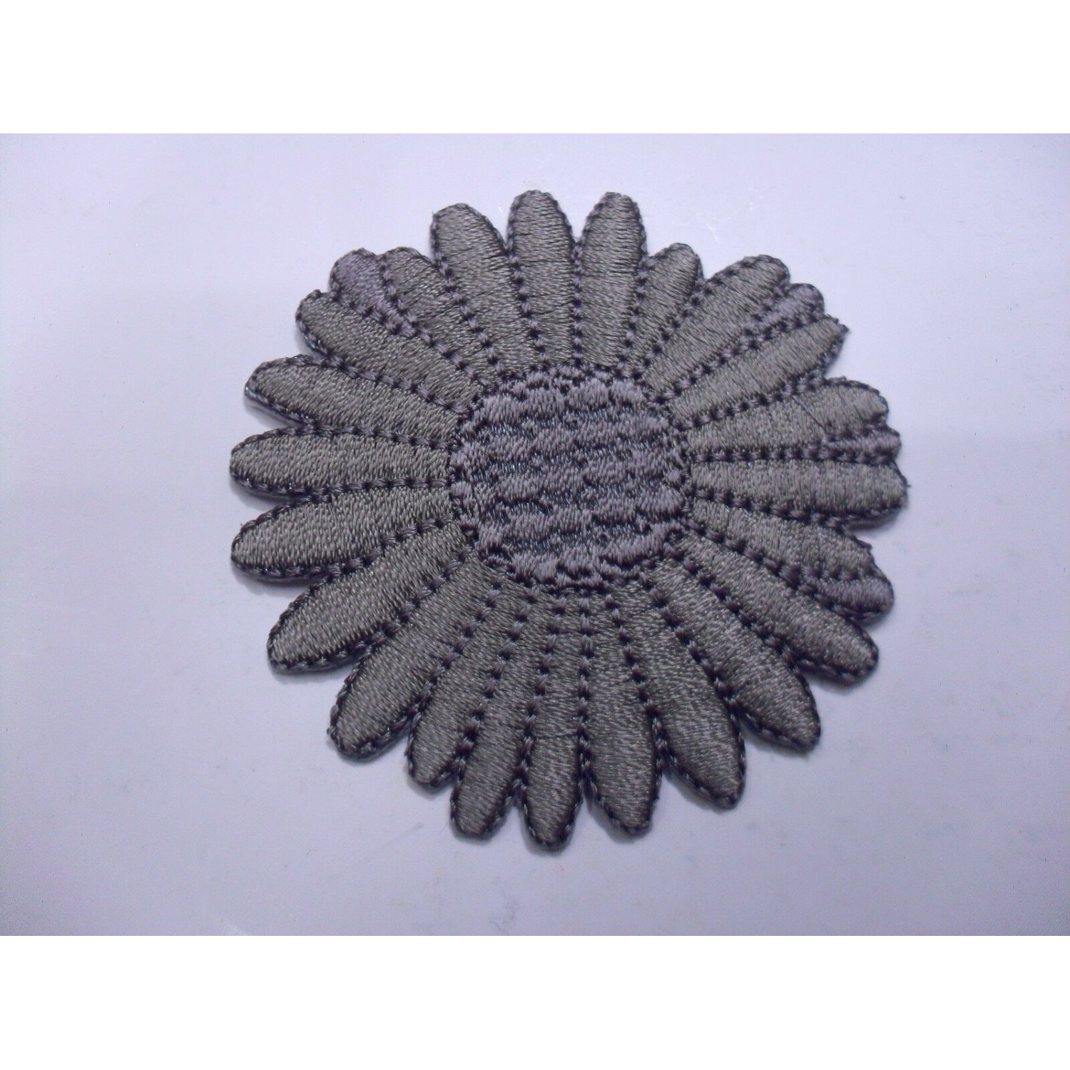 TOPPA PATCH FIORE RICAMATO TERMOADESIVA O DA CUCIRE DIMENSIONI VARIE