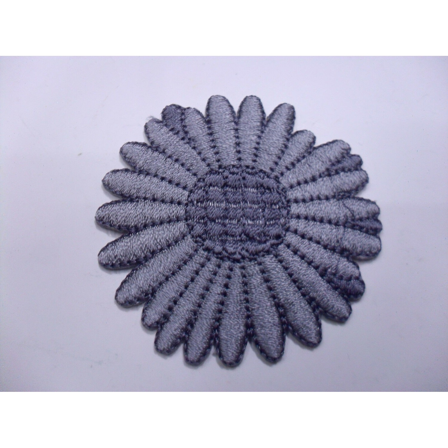 TOPPA PATCH FIORE RICAMATO TERMOADESIVA O DA CUCIRE DIMENSIONI VARIE