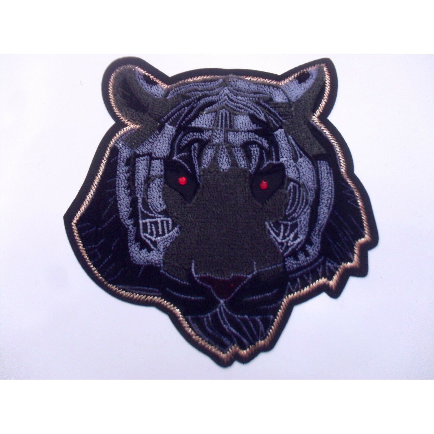 TOPPA PATCH APPLICAZIONE TIGRE RICAMO VELLUTO SU ECOP. SC.TERMO VARIE DIMENSIONI
