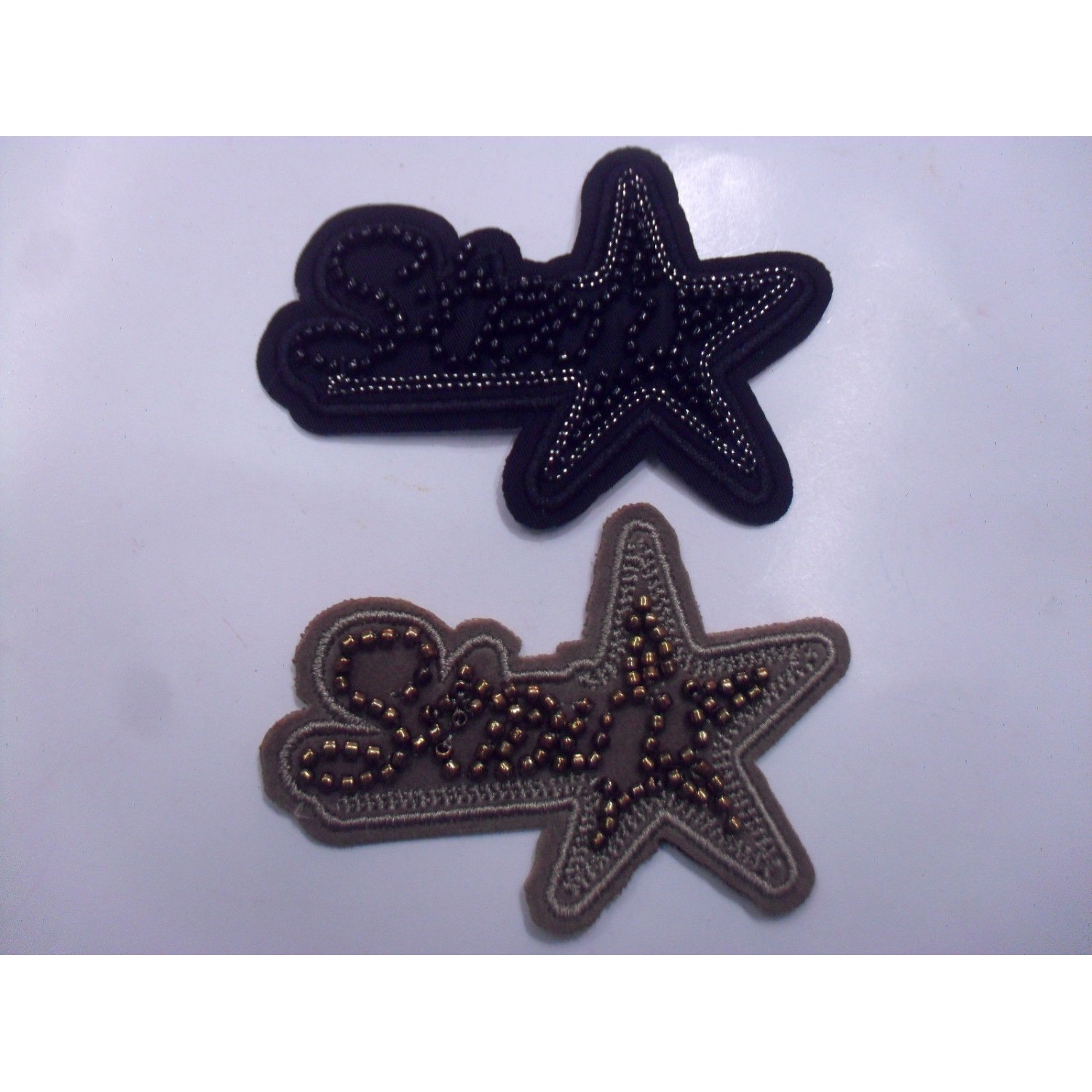 TOPPA PATCH APPLICAZIONE STAR RICAMO SU ECOP. SC. TERMO O CUCIRE D. 6,9X8,3 cm.