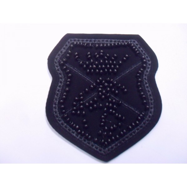 TOPPA PATCH APPLICAZIONE SCUDO RICAMO SU ECOPELLE TERMO O CUCIRE D. 7,1X6,9 cm.