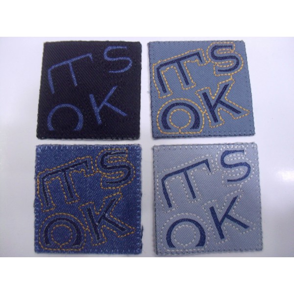 TOPPA PATCH APPLICAZIONE RICAMO TESSUTO TERMOADESIVA O DA CUCIRE DIMENS. 5X5 cm.