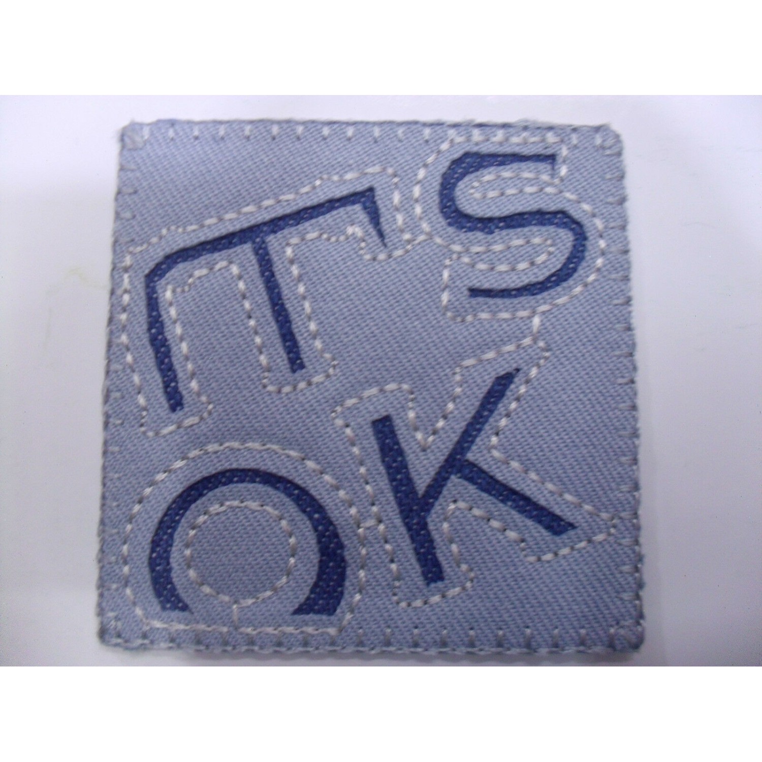 TOPPA PATCH APPLICAZIONE RICAMO TESSUTO TERMOADESIVA O DA CUCIRE DIMENS. 5X5 cm.