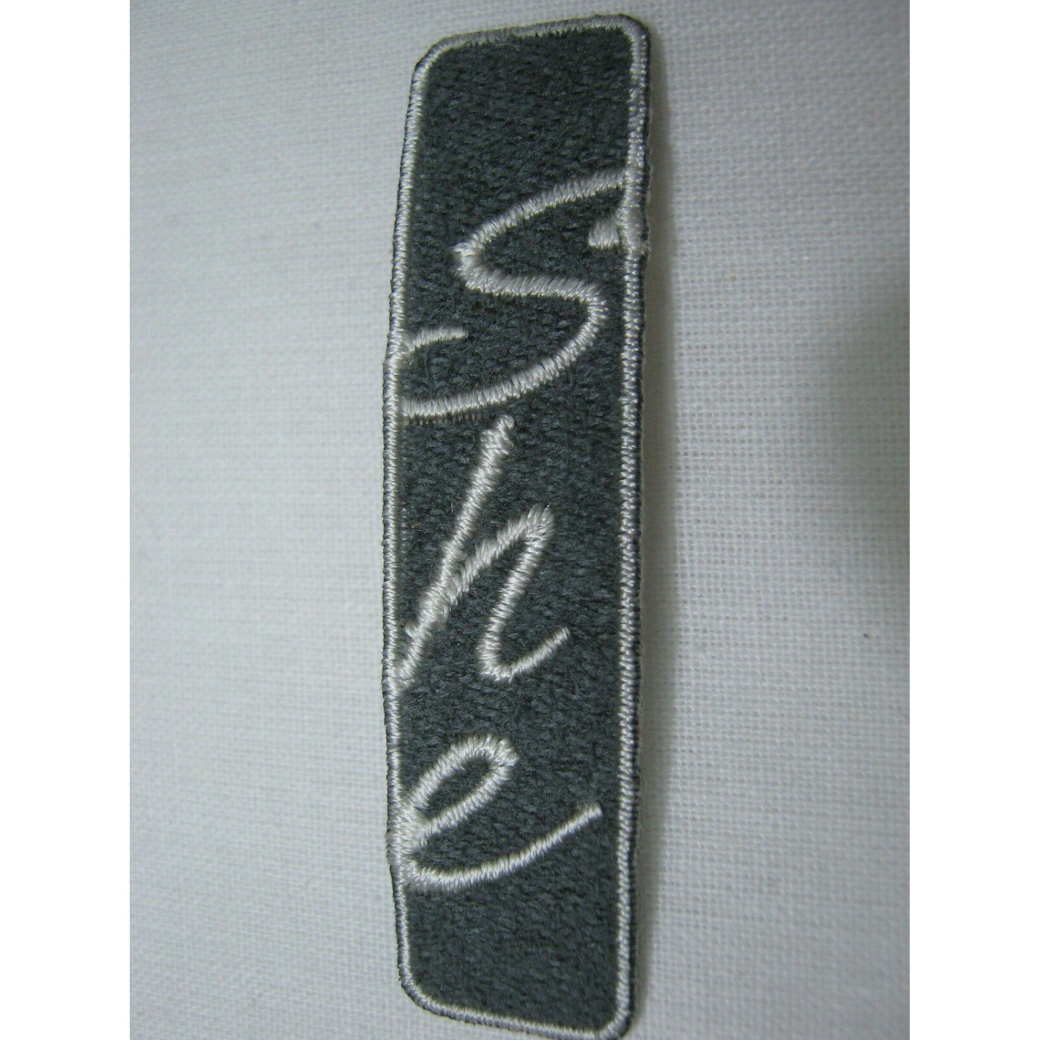 TOPPA PATCH APPLICAZIONE RICAMO TESSUTO TERMOADESIVA O DA CUCIRE DIME. 1,5X6 cm.