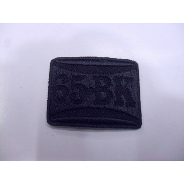 TOPPA PATCH APPLICAZIONE RICAMO TESSUTO 65BK TERMO O DA CUCIRE DIAM 3,9X2,8 cm.