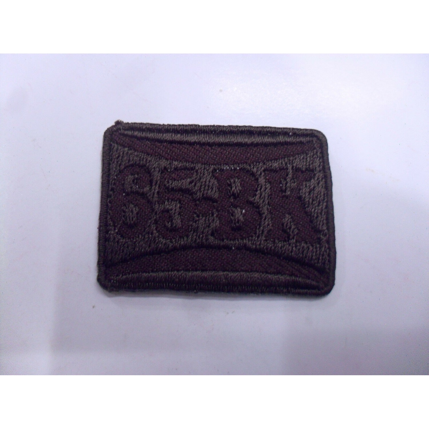 TOPPA PATCH APPLICAZIONE RICAMO TESSUTO 65BK TERMO O DA CUCIRE DIAM 3,9X2,8 cm.