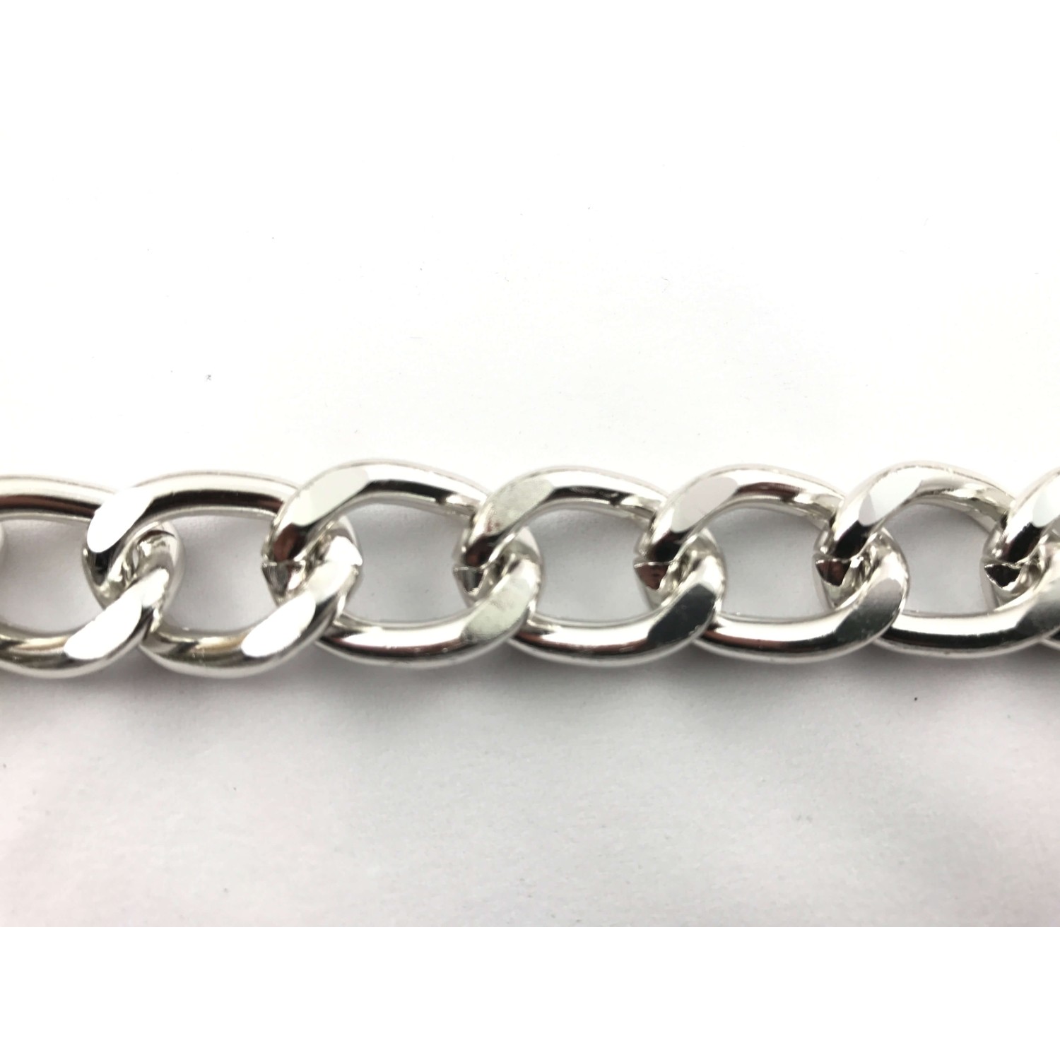 Catena metallo (1,5 cm.) art. 066 per decorazioni abbigliamento, borse, tracolle e varie 1 mt.