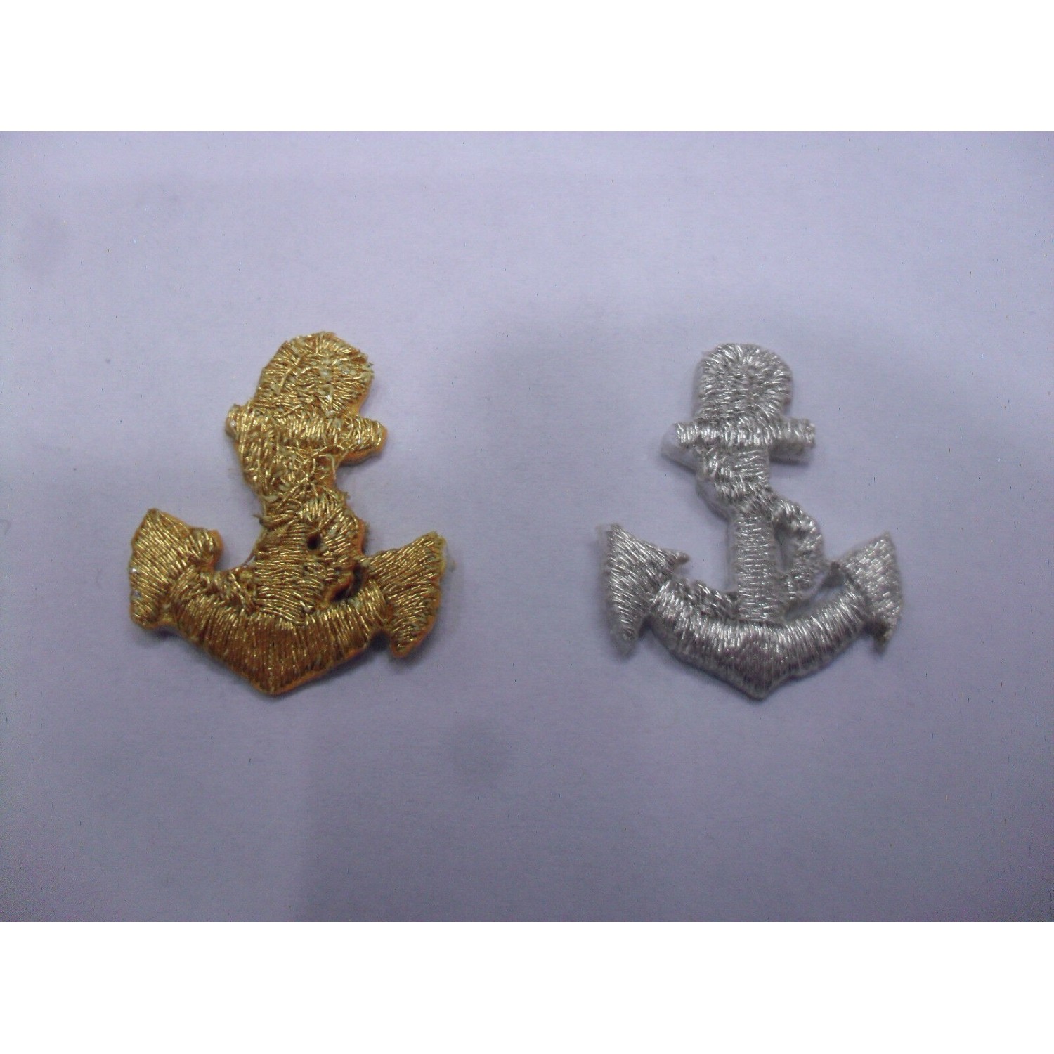 TOPPA PATCH APPLICAZIONE RICAMO ANCORA LAME' TERMO O DA CUCIRE 2,5X2 cm. CIRCA