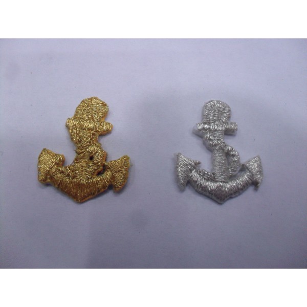 TOPPA PATCH APPLICAZIONE RICAMO ANCORA LAME' TERMO O DA CUCIRE 2,5X2 cm. CIRCA