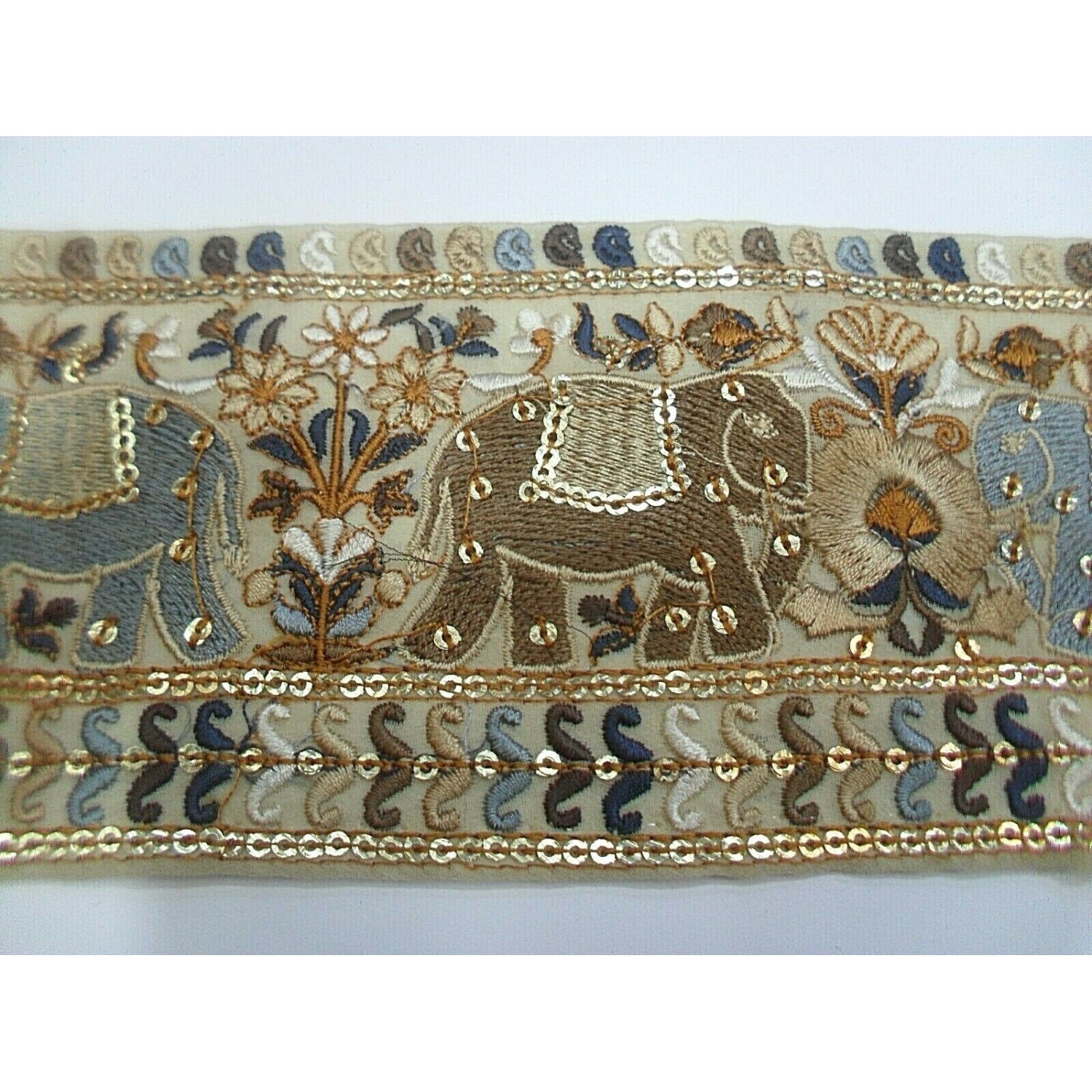 1 Metro passamaneria gallone ricamato h. 8,5 cm. per decorazioni abbigliamento, borse e coffe