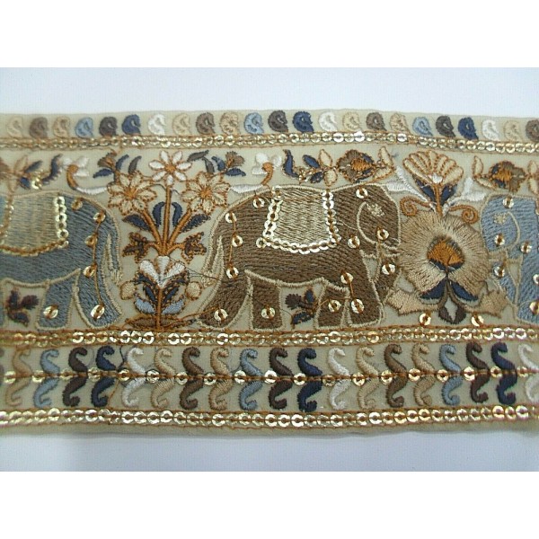 1 Metro passamaneria gallone ricamato h. 8,5 cm. per decorazioni abbigliamento, borse e coffe