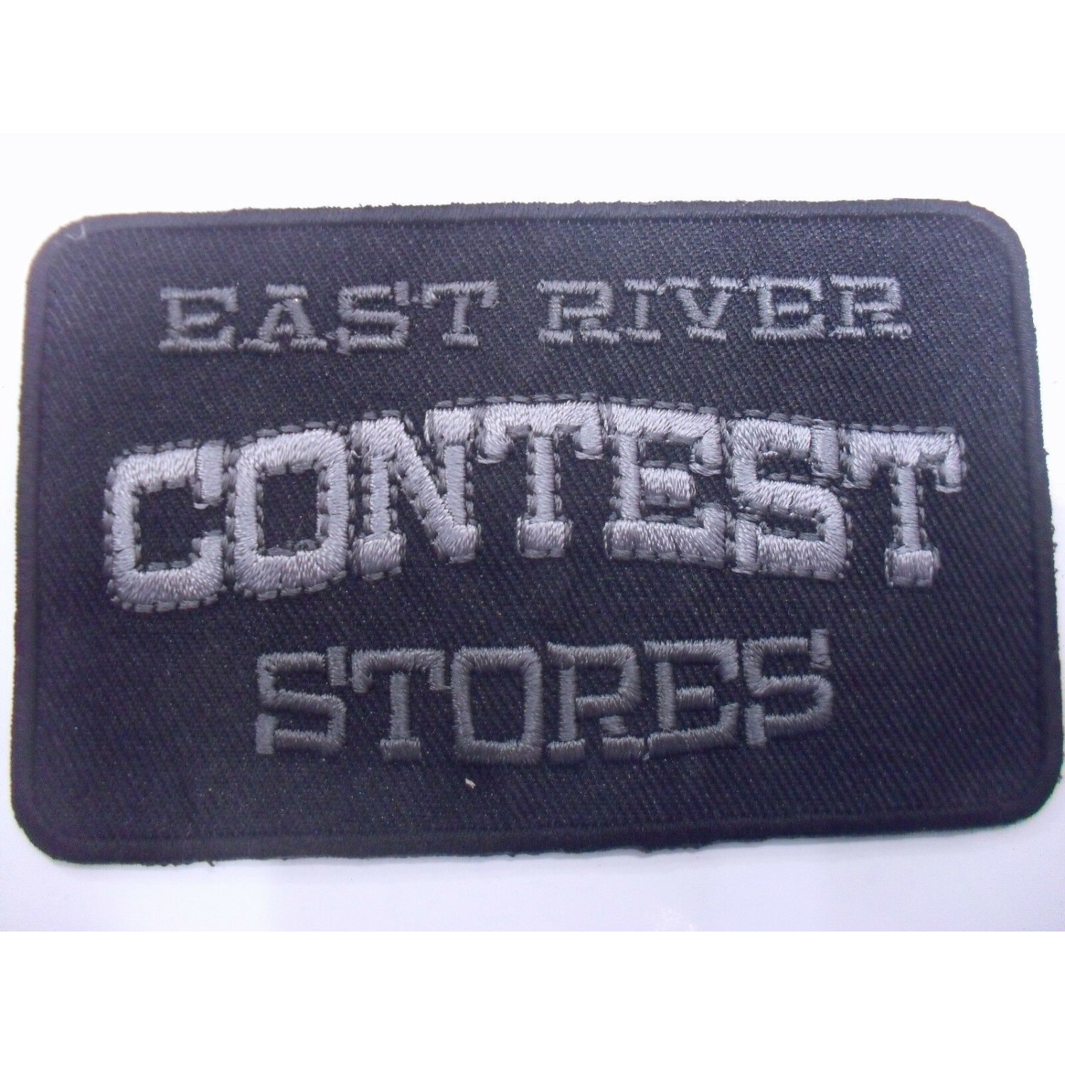 TOPPA PATCH APPLICAZIONE RICAMO TESSUTO TERMO O DA CUCIRE DIMENS. 8,8X5,5 cm.