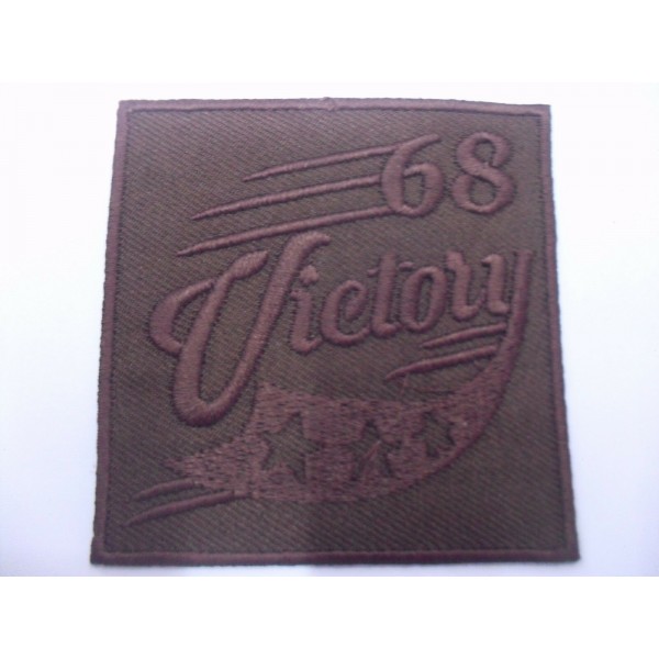 TOPPA PATCH APPLICAZIONE RICAMO "68 VICTORY" TERMOADESIVA O DA CUCIRE 6X6 cm.