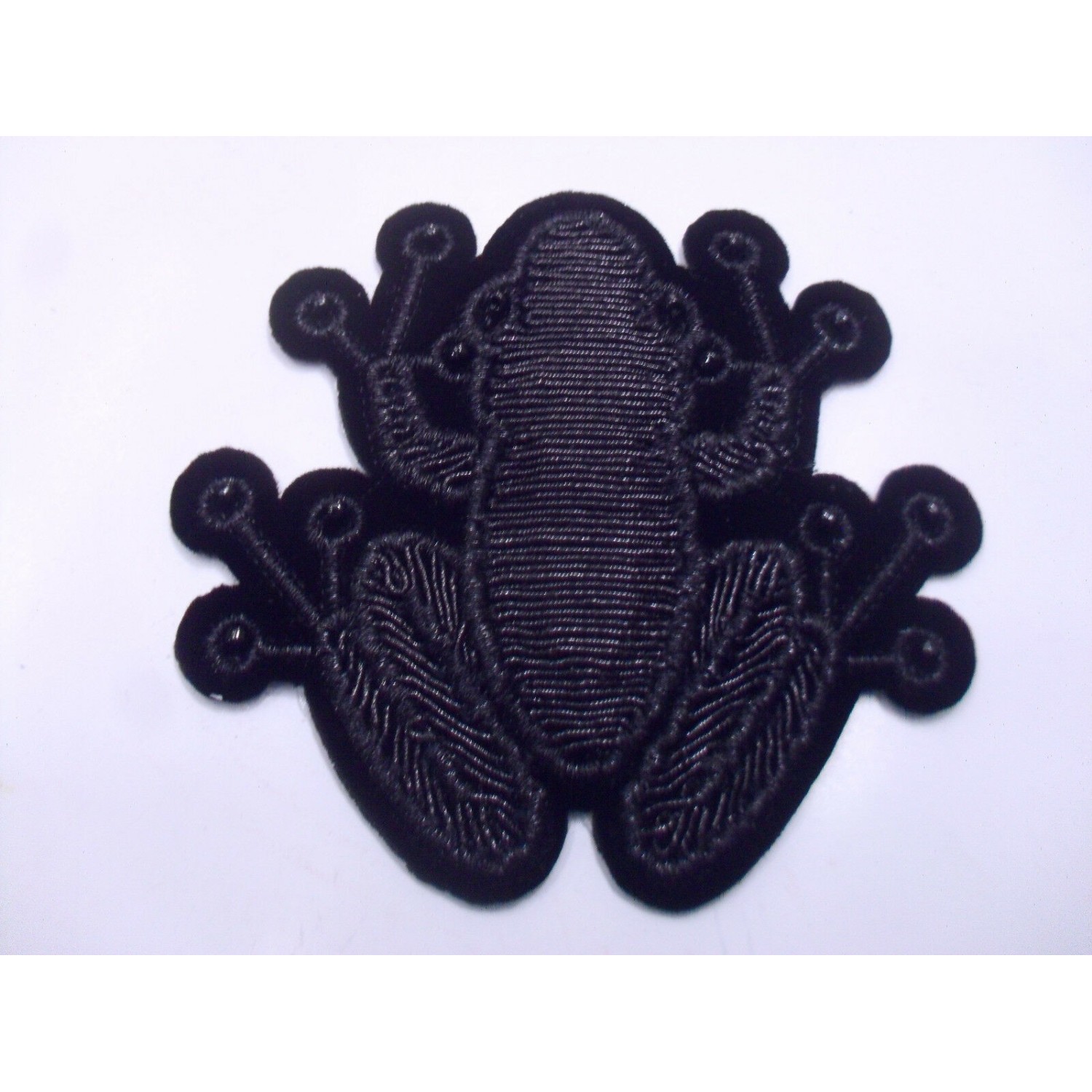 TOPPA PATCH APPLICAZIONE RANA RICAMO SU ECOP. SC. TERMO O CUCIRE D. 7,4X8,1 cm.