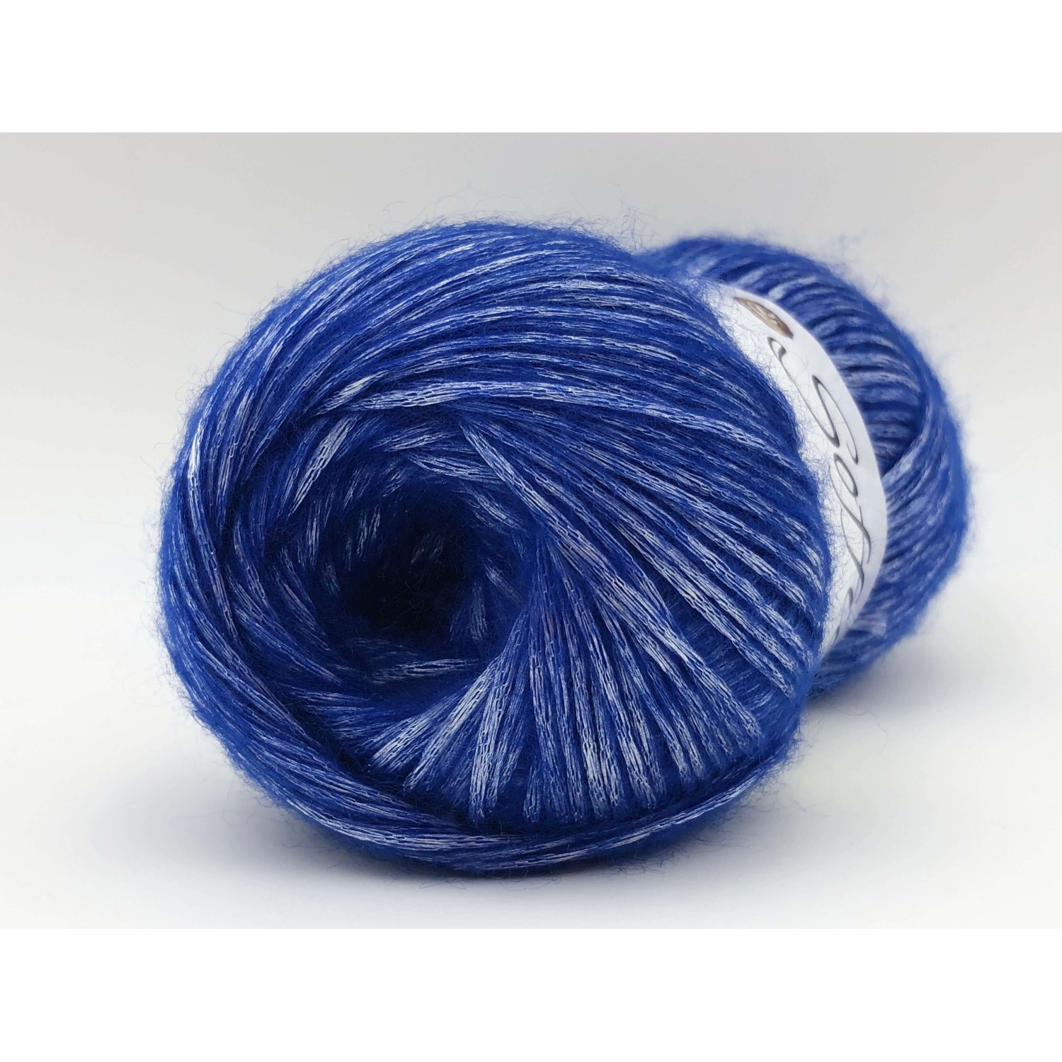 Gomitolo da 50 gr. Tre sfere "Lana Soffio'" 62% nylon 38% acrilico 250 mt.