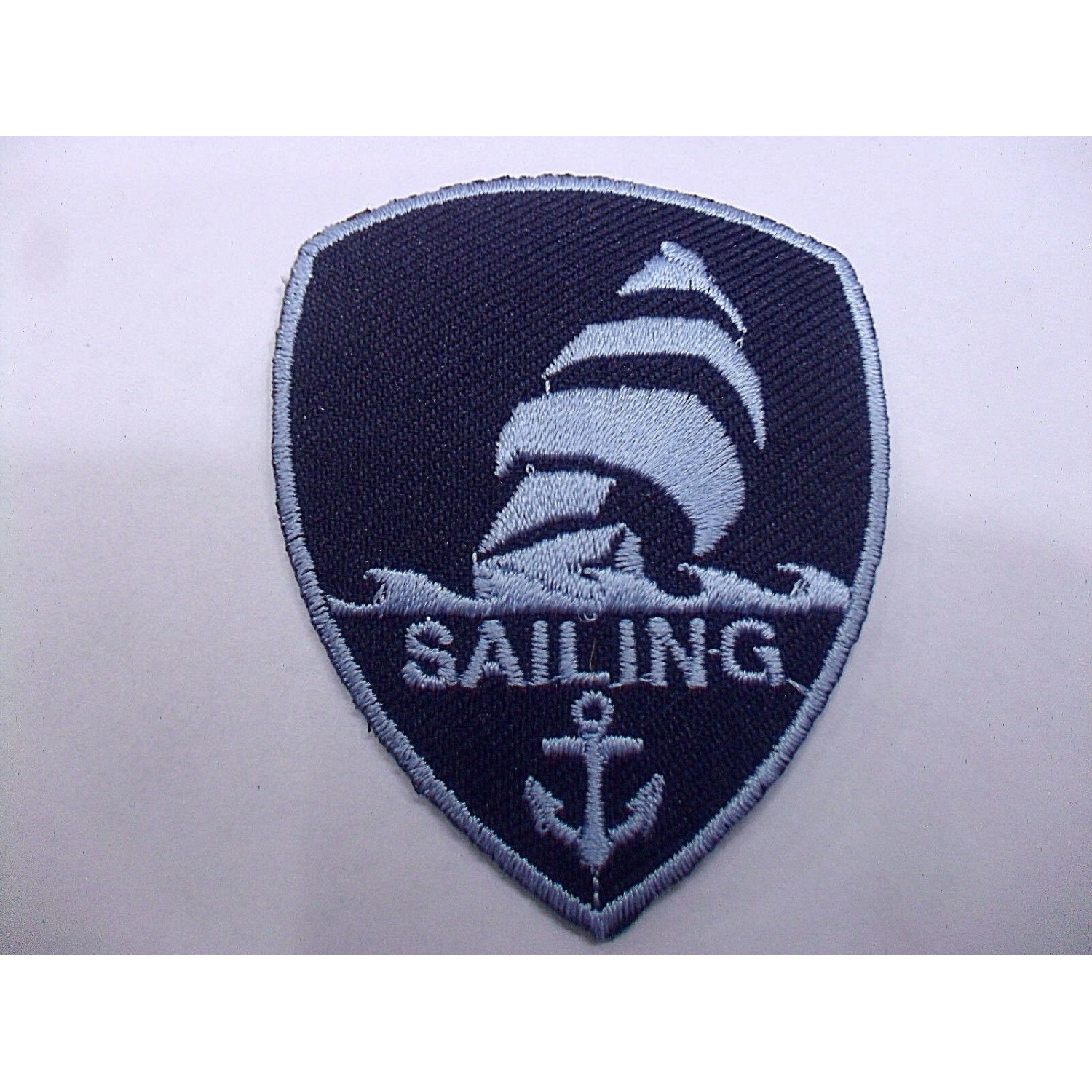 TOPPA PATCH APPLICAZIONE IN TESSUTO RICAMO SAILING TERMO O DA CUCIRE 5,9X4,7 cm.