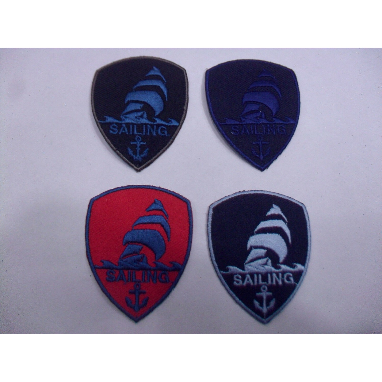 TOPPA PATCH APPLICAZIONE IN TESSUTO RICAMO SAILING TERMO O DA CUCIRE 5,9X4,7 cm.