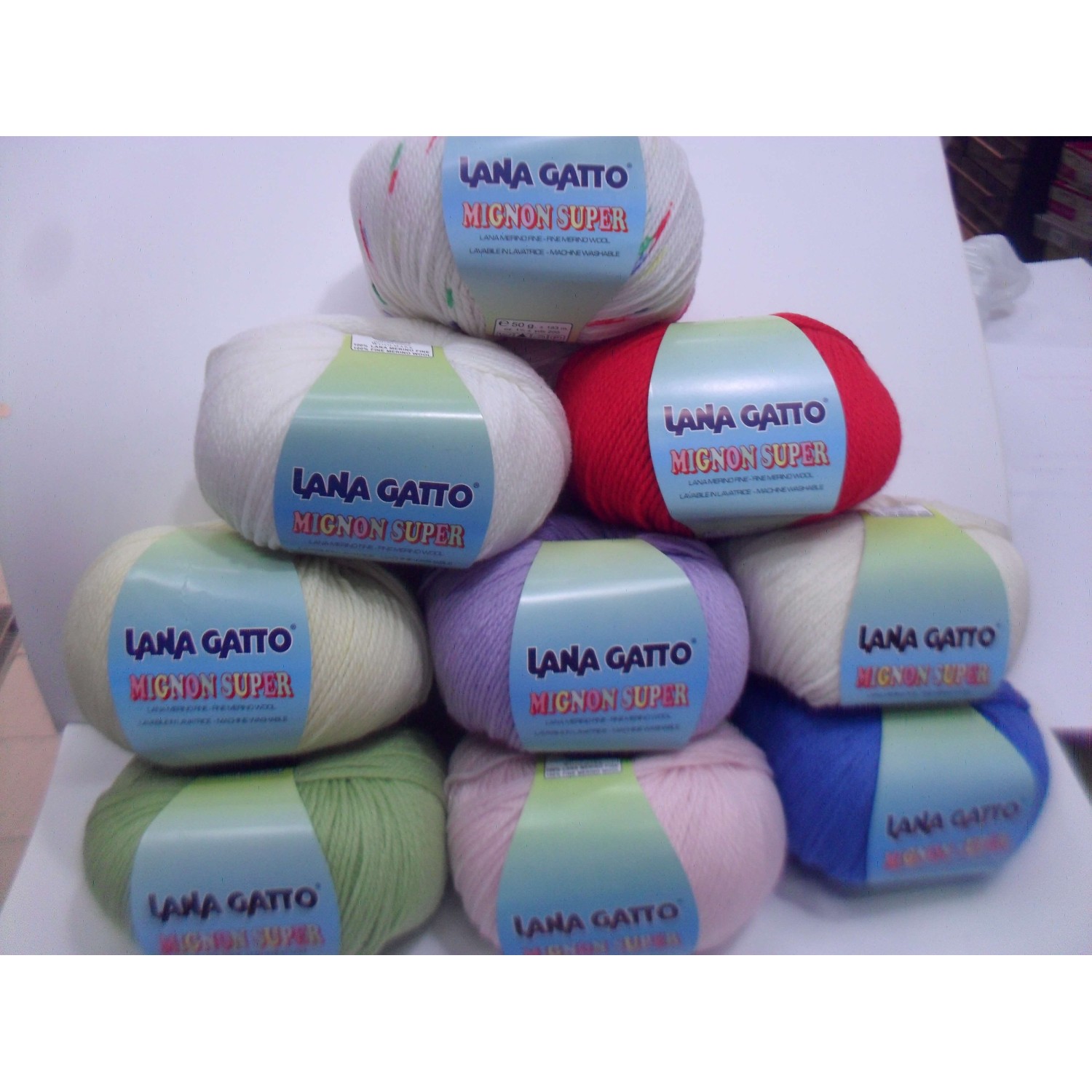 Offerta fine serie gomitolo 50 gr. Lana Gatto Mignon Super merino fine 100% Made in Italy 183 MT.
