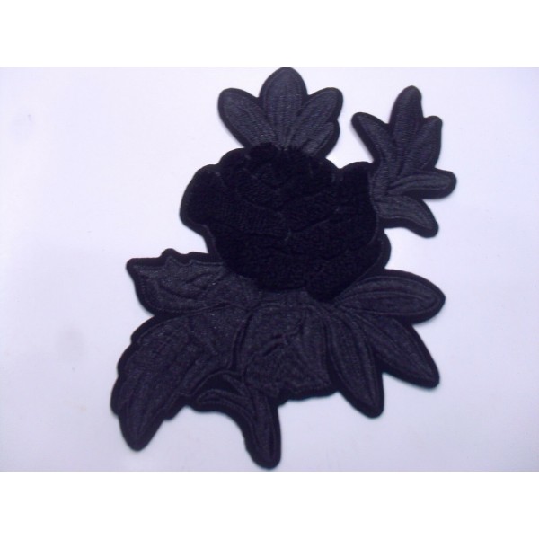 TOPPA PATCH APPLICAZIONE FIORE RICAMO VELLUTO SU ECOPELLE SC.TERMO DIM. 9X14 cm.