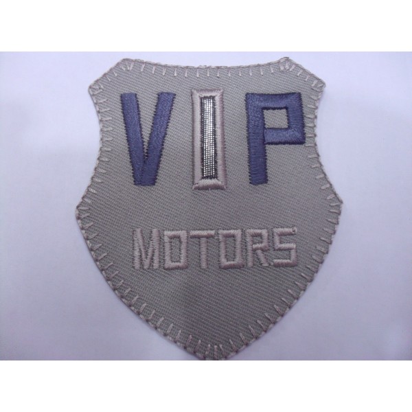 TOPPA PATCH APPLICAZION RICAMO "VIP MOTORS" TERMOADESIVA O DA CUCIRE 5,7X6,8 cm.