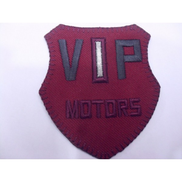 TOPPA PATCH APPLICAZION RICAMO "VIP MOTORS" TERMOADESIVA O DA CUCIRE 5,7X6,8 cm.
