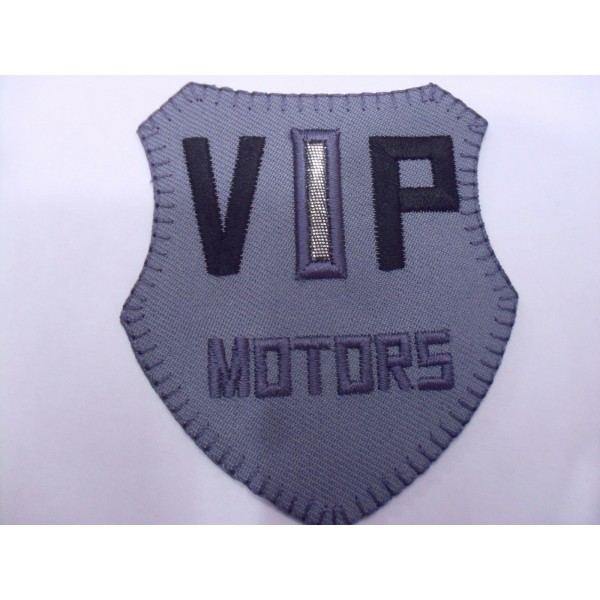 TOPPA PATCH APPLICAZION RICAMO "VIP MOTORS" TERMOADESIVA O DA CUCIRE 5,7X6,8 cm.