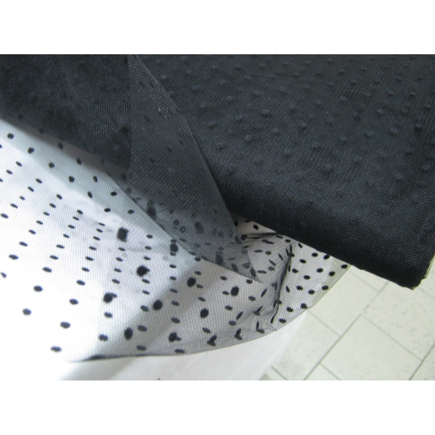 TESSUTO TULLE FLOCCATO A POIS (peso gr. 21 mtl.) ALTEZZA 150 cm. 1 METRO