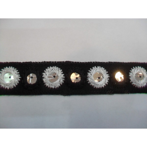 1 mt passamaneria gallone ricamato h. 2,4 cm. x decorazioni abbigliamento, borse e varie