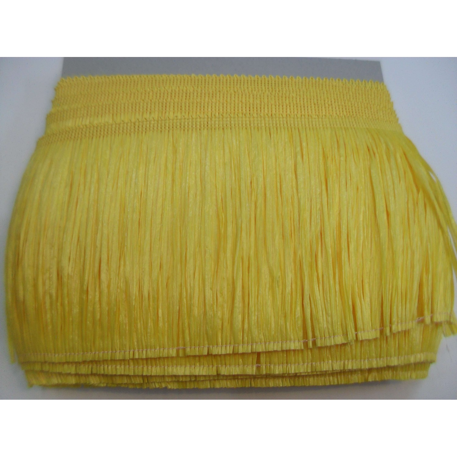 Passamaneria frangia in rafia altezza 15 cm. per decorazioni varie, taglio da 50 cm.