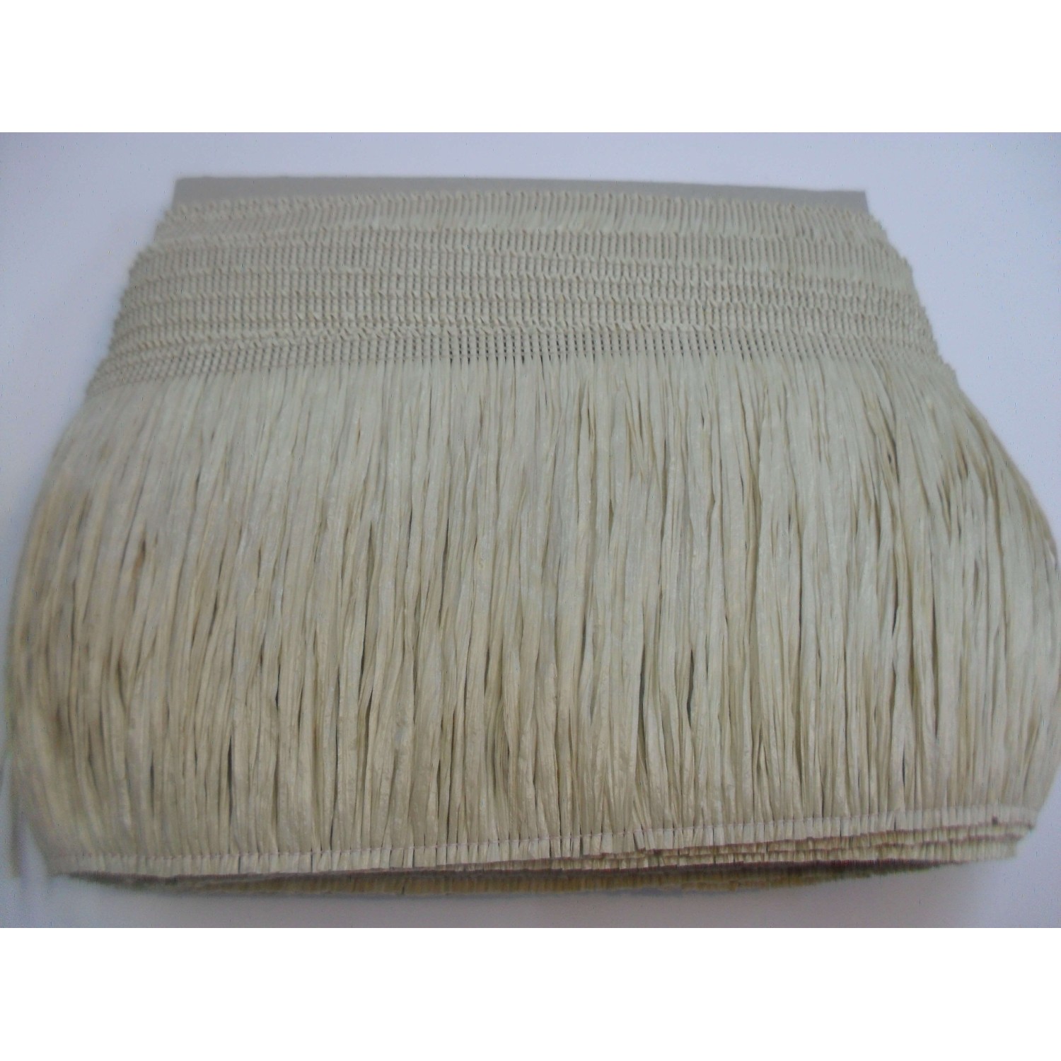 Passamaneria frangia in rafia altezza 15 cm. per decorazioni varie, taglio da 50 cm.