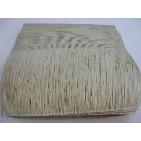 Passamaneria frangia in rafia altezza 15 cm. per decorazioni varie, taglio da 50 cm.