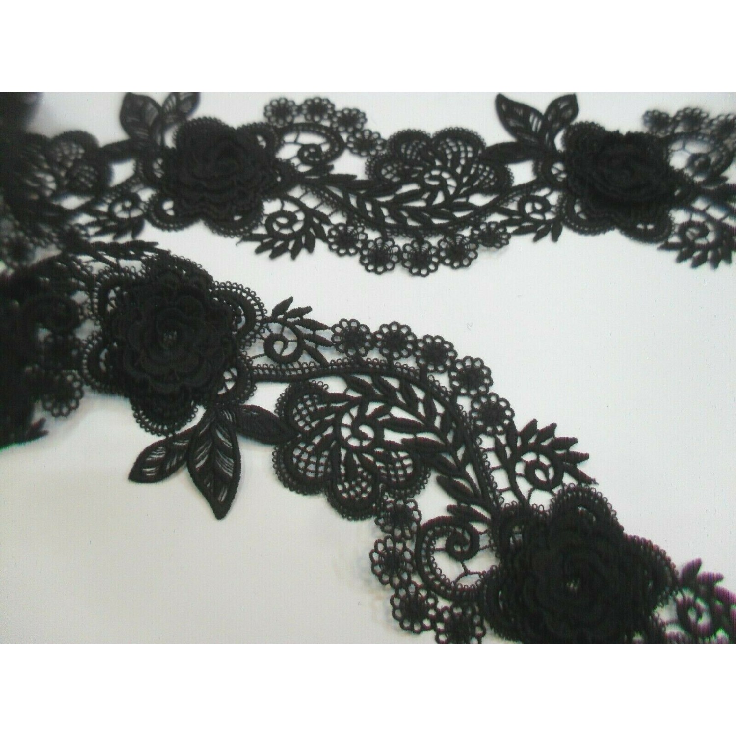 50 cm. merletto macramè alta moda fiori a rilievo altezza circa 10 cm..