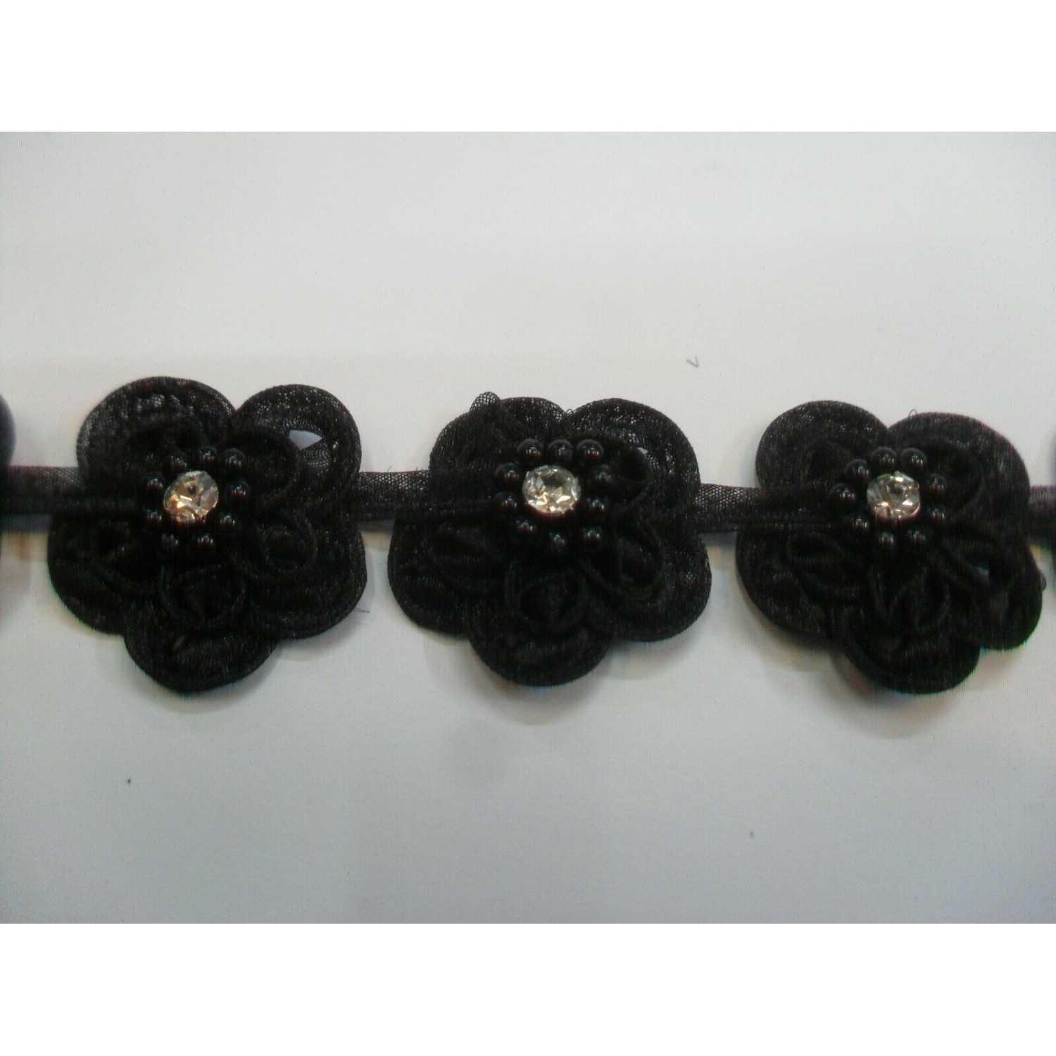 50 cm passamaneria fiori organza, strass e perline altezza 3 cm. per decorazioni abbigliamento e varie