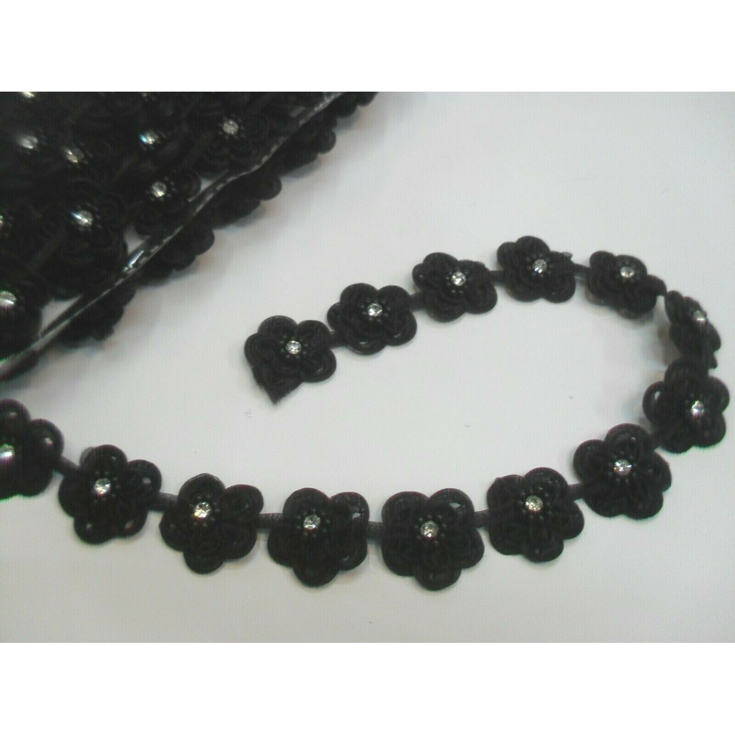 50 cm passamaneria fiori organza, strass e perline altezza 3 cm. per decorazioni abbigliamento e varie