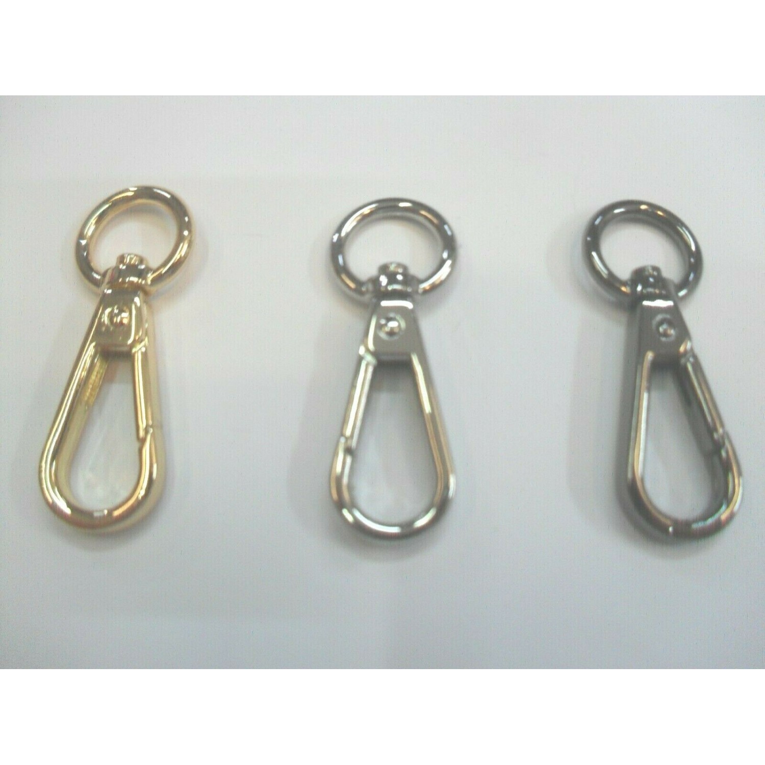 Moschettone per rifiniture borse e accessori dimensioni 1,5x5 cm.