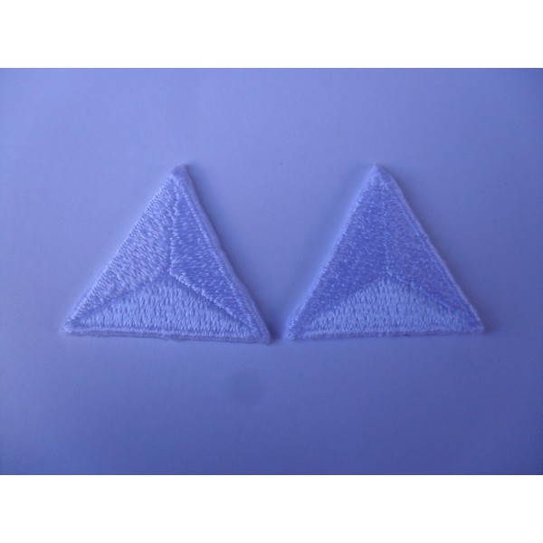 TOPPE PATCH TRIANGOLARI RICAMATE TERMO O DA CUCIRE 2,2X2,2 cm. 2 PZ. VARI COLORI