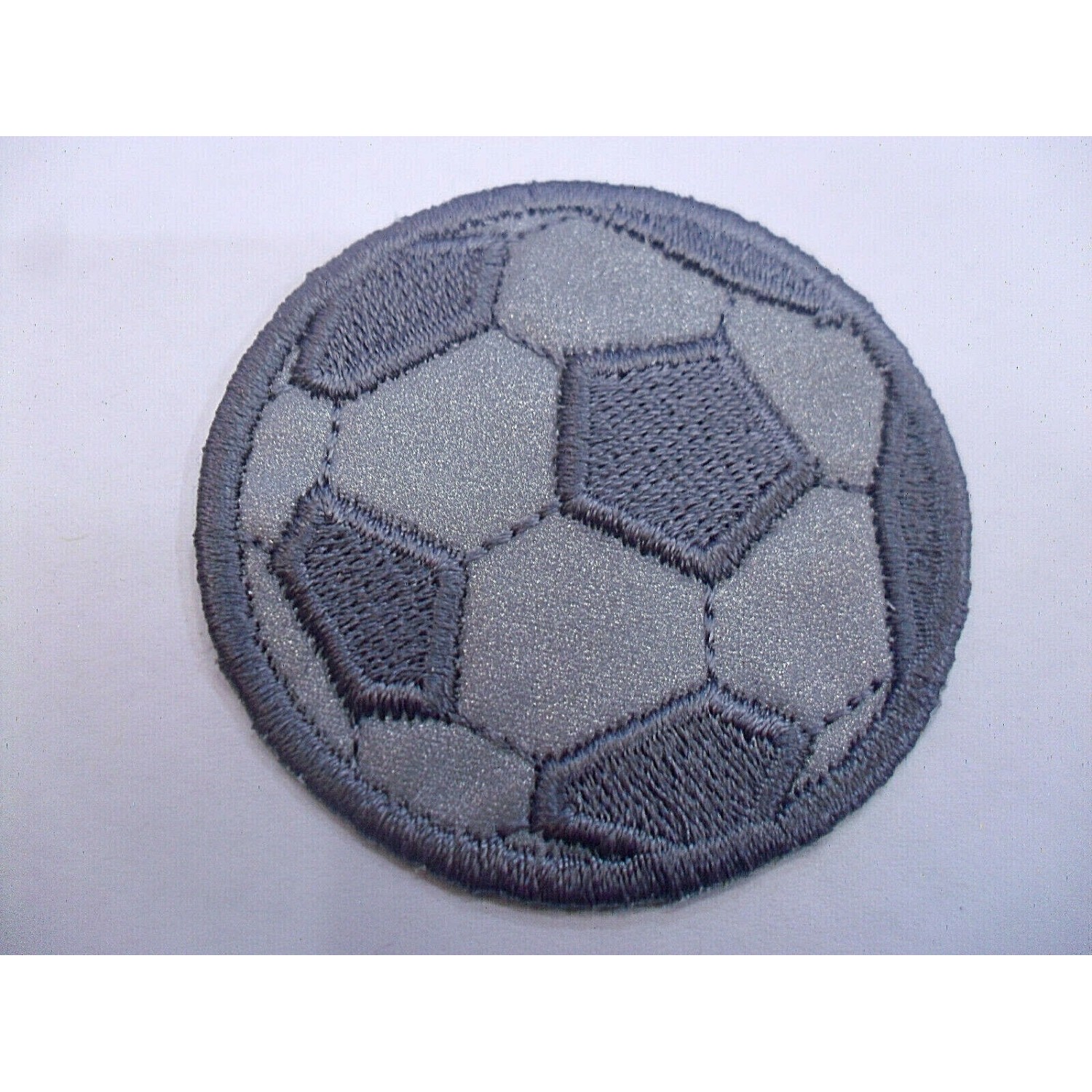 TOPPA PATCH TONDA RICAMO SU TESSUTO. "PALLONE" TERMO O CUCIRE DIAM. CIRCA 5 CM.