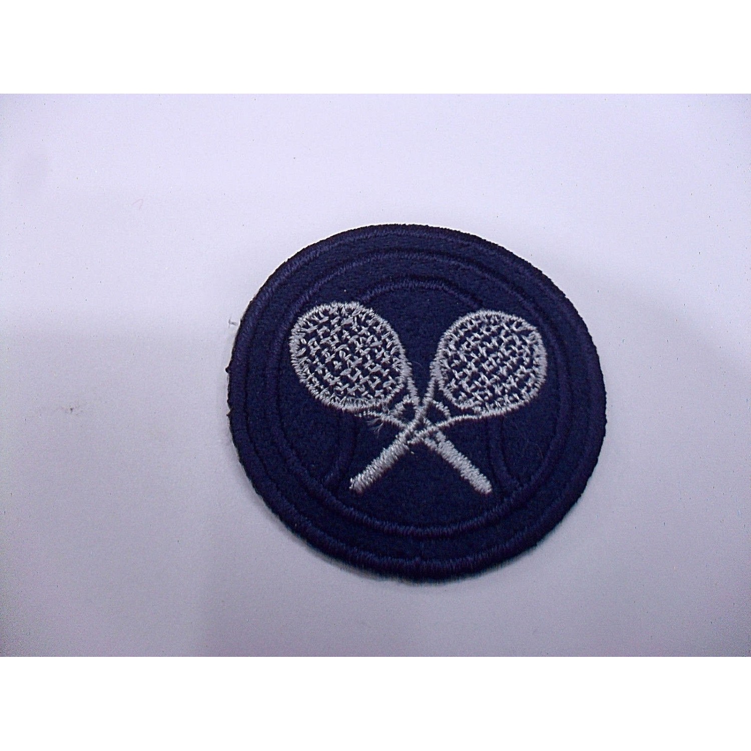 TOPPA PATCH TONDA RICAMO SU TESSUTO DISEGNO RACCHETTE TERMO O CUCIRE DIAM. 4,1cm