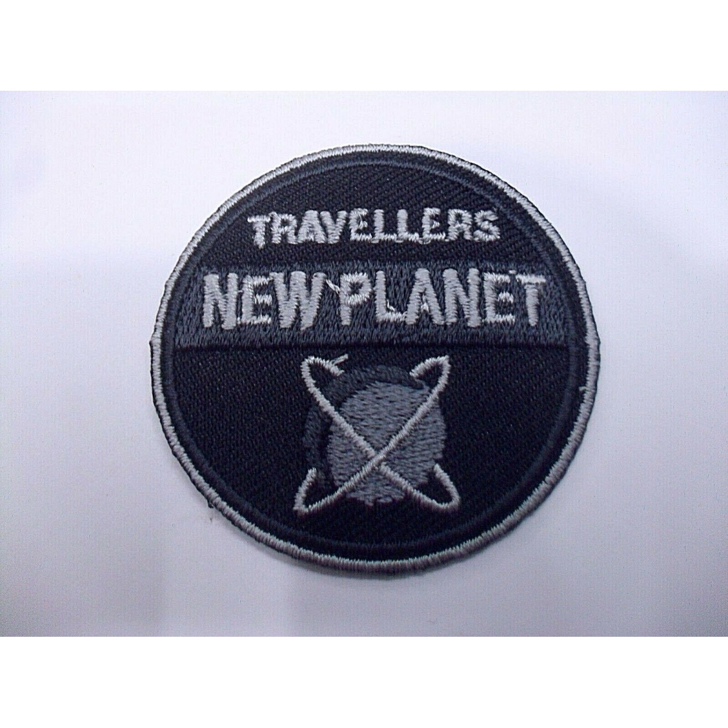 TOPPA PATCH TONDA RICAMO SU TESSUTO "NEW PLANET" TERMO O CUCIRE DIAM. 5,1 cm