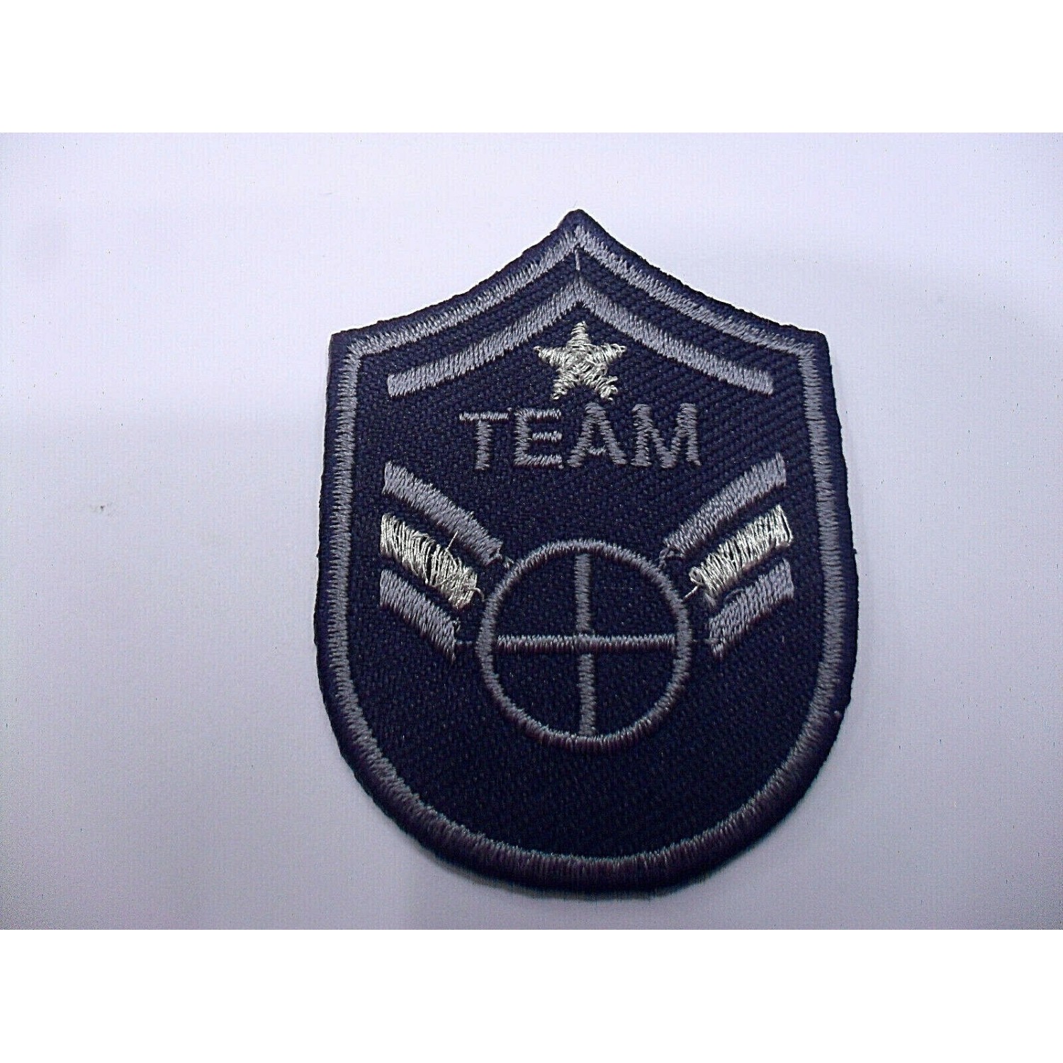 TOPPA PATCH SCUDO RICAMO SU TESSUTO "TEAM" TERMOADESIVA O DA CUCIRE