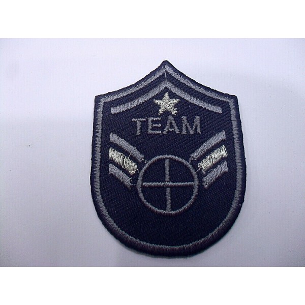 TOPPA PATCH SCUDO RICAMO SU TESSUTO "TEAM" TERMOADESIVA O DA CUCIRE