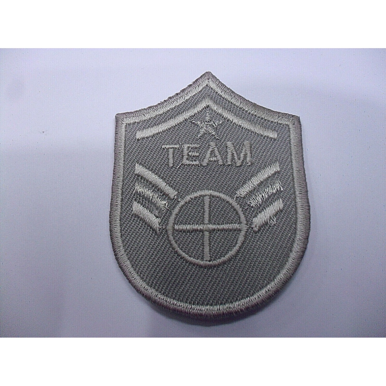 TOPPA PATCH SCUDO RICAMO SU TESSUTO "TEAM" TERMOADESIVA O DA CUCIRE