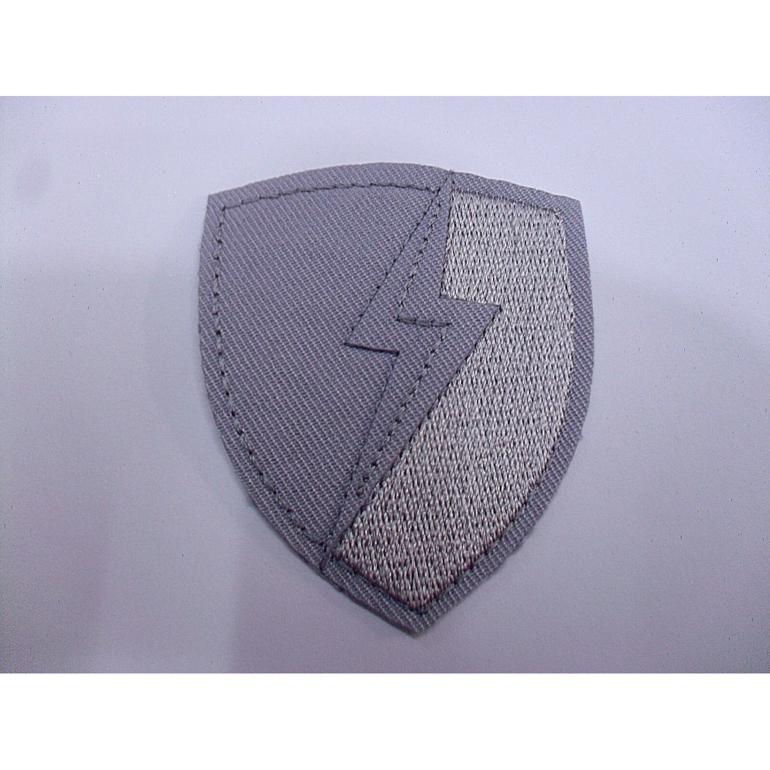 TOPPA PATCH SCUDO RICAMO SU TESSUTO "FULMINE" TERMO O CUCIRE DIMENSIONI VARIE